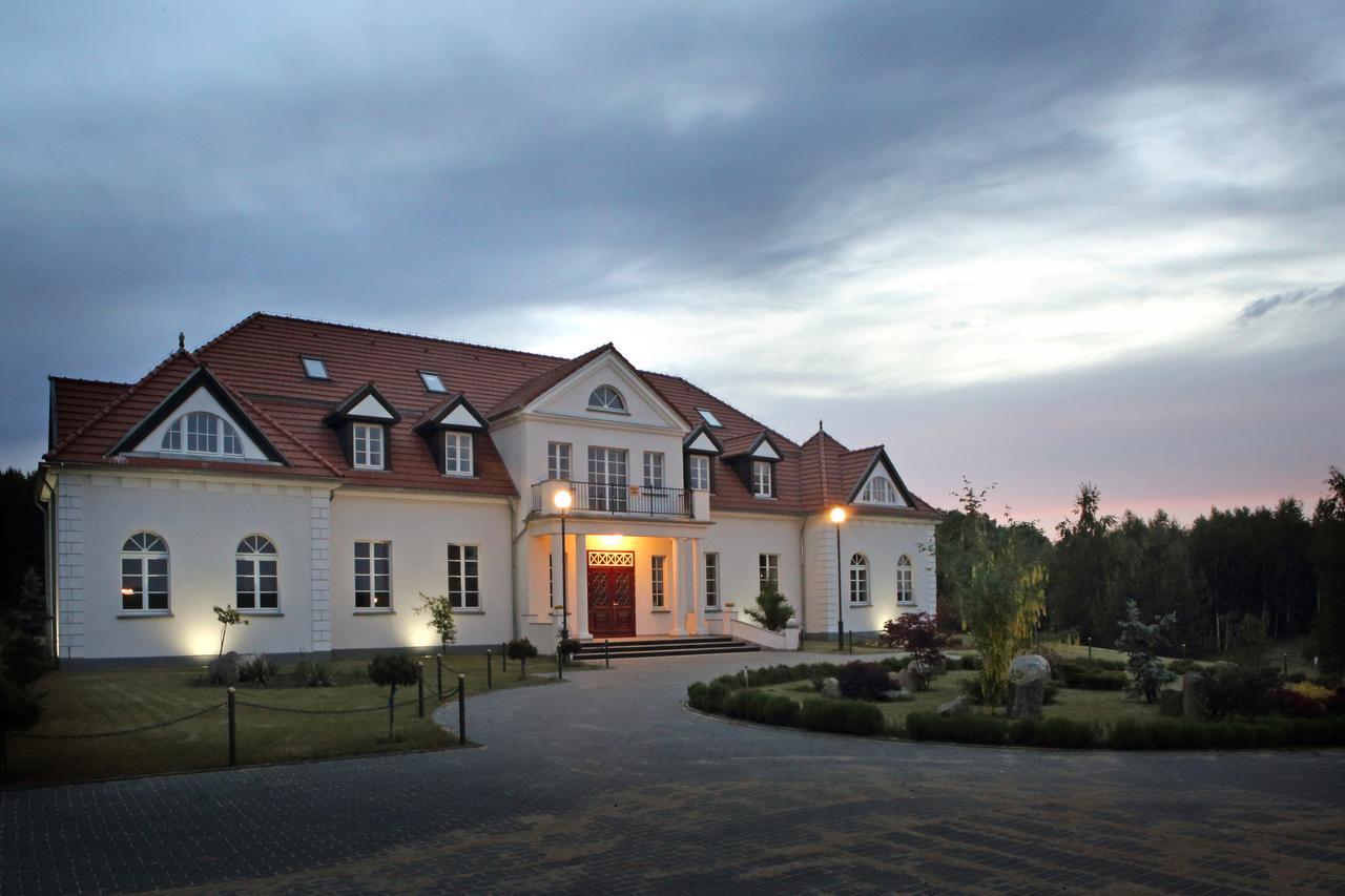 Palac I Folwark Nemino Sierakowice  Dış mekan fotoğraf
