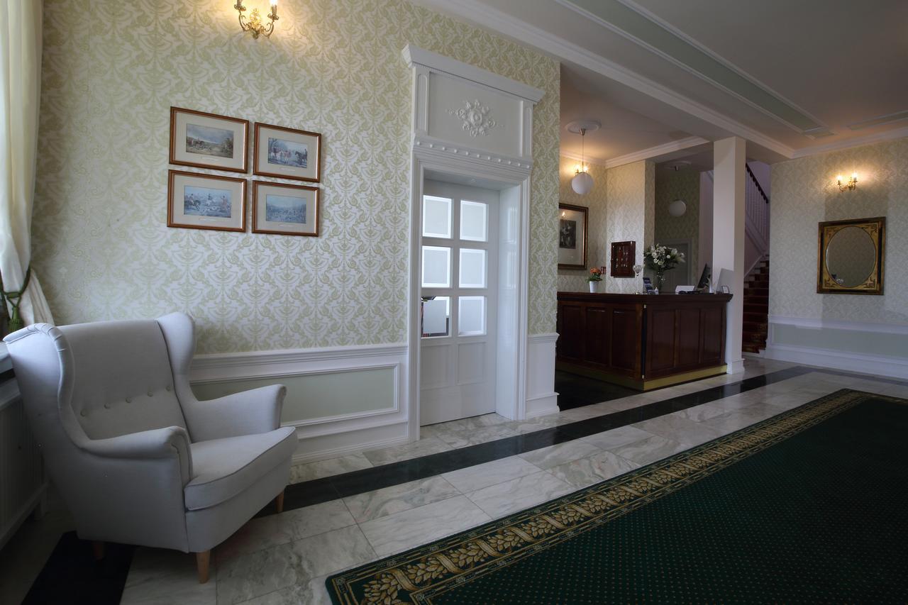 Palac I Folwark Nemino Sierakowice  Dış mekan fotoğraf